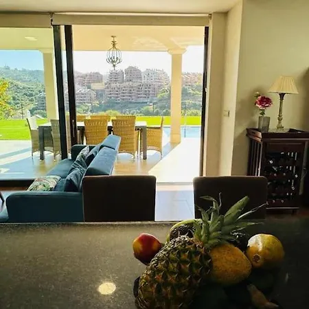 Issa. Impresionante Loft Marbella